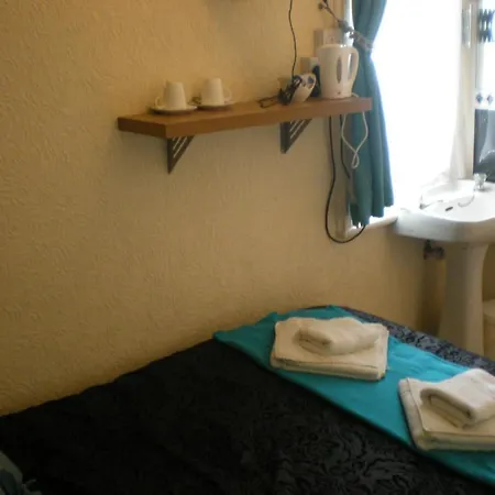 Hotel The 2*