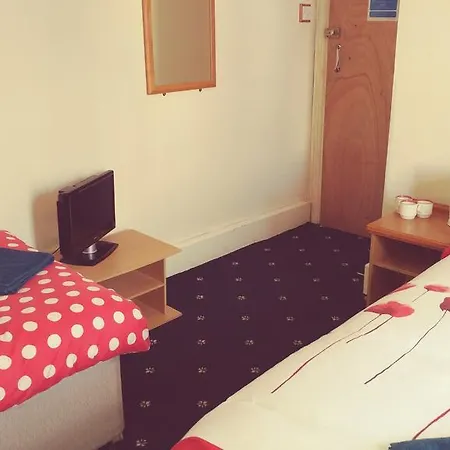 The Woodley Guest house 2*