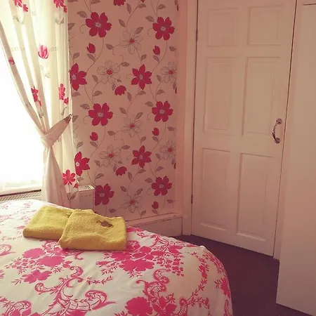 Guest house The Woodley