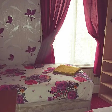 Guest house The Woodley 2*