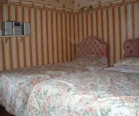 Summerville Bed & Breakfast 2*
