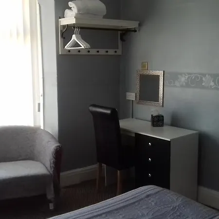 Elmfield 3*