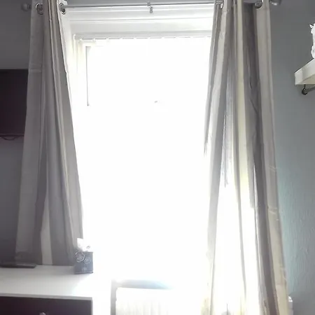 Elmfield Otel