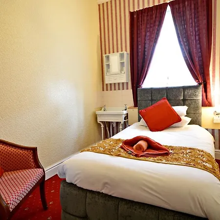 The Derby Guest house 3*