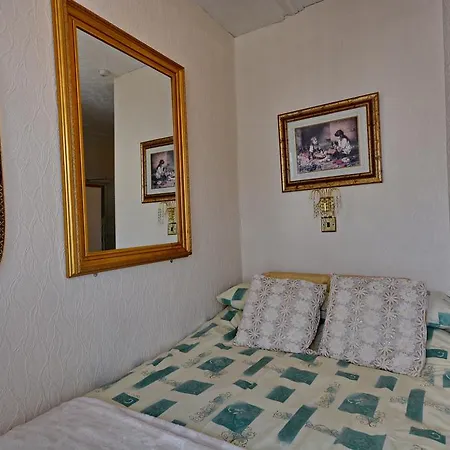 Bed & Breakfast Falklands Blackpool