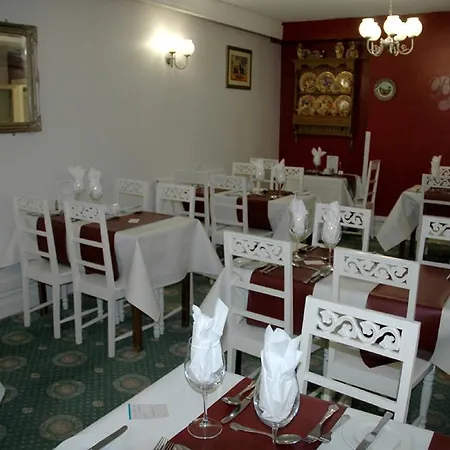 Arncliffe Hotel 3*