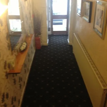 The Rutlands 3* Blackpool