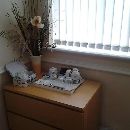 Surrey House 4*