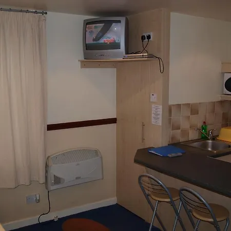Lynton Apartment