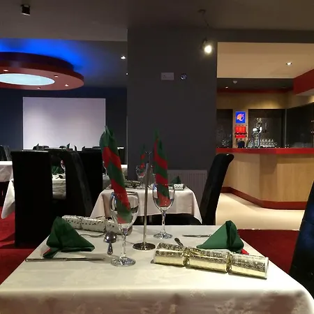 明媚之日酒店 酒店