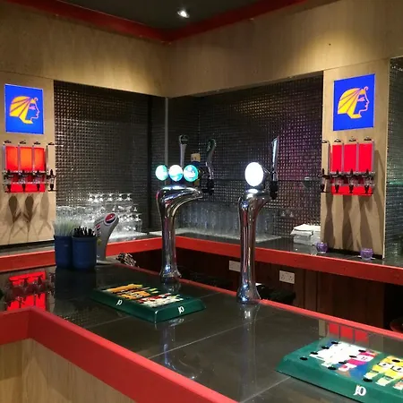 明媚之日酒店 酒店