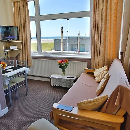 Lynton Apartment *