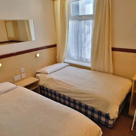 Lynton Apartment
