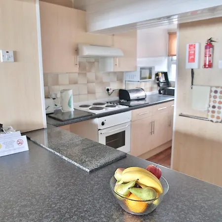 Lynton Apartment *