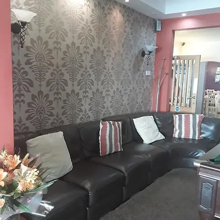 Lyndawn Bed & Breakfast Blackpool