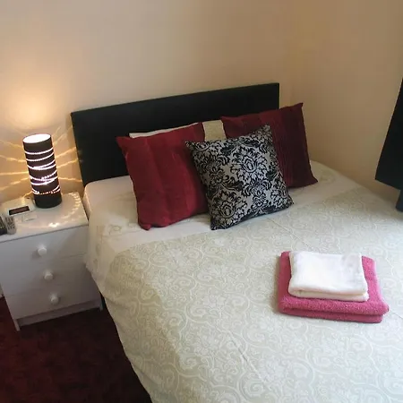 Bed & Breakfast Kings Court Families & Couples 3*