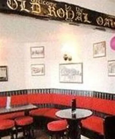 Old Royal Oak Hotel 3*