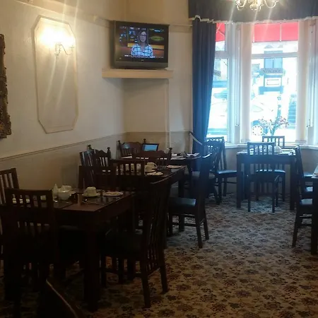 Newholme 2* Blackpool