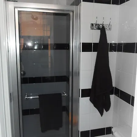 Bradleys Гостевой дом 2*