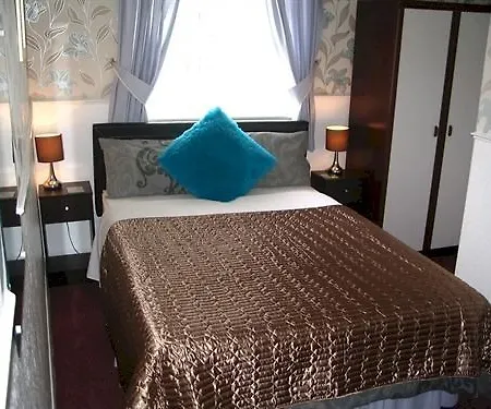 Thornhill 3*