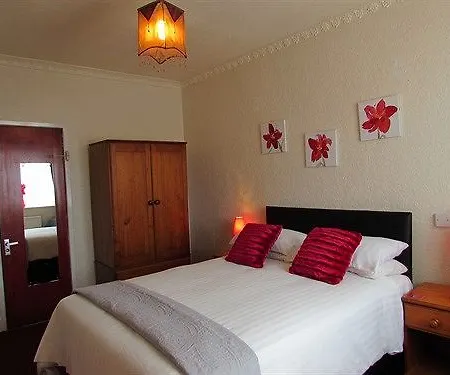 The Bambi 3* Blackpool