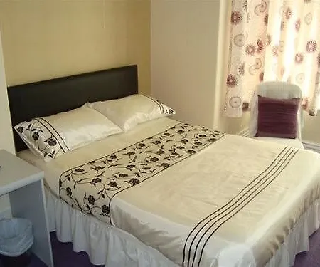 Kings Court Families & Couples Bed & Breakfast Blackpool