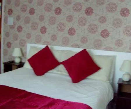 The Sandalwood - Couples Only Bed & Breakfast