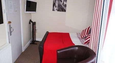 The Shores Hotel, 3*