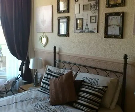 The Manhattan Bed & Breakfast Blackpool