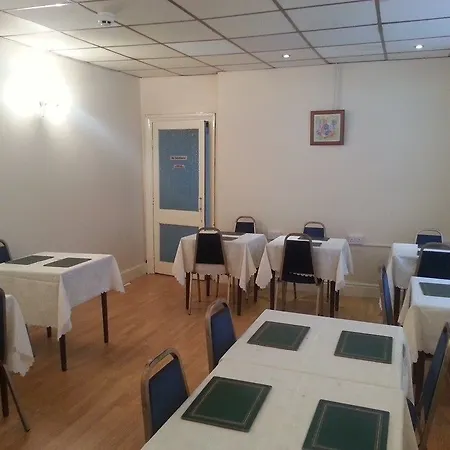 Uk Travel & Hospitality Ltd Ta Canberra 3* Blackpool
