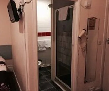 Bed & Breakfast White 3*
