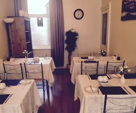 Guest house Hazelgrove 3*