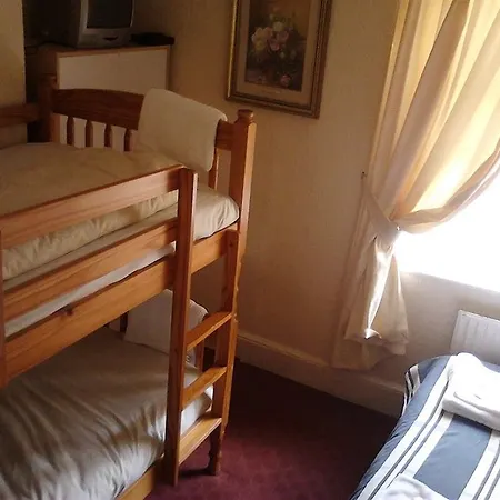 Oakwell 3* Blackpool
