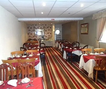Oakwell 3*