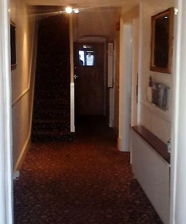 Oakwell Hotel 3*