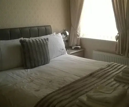 The Grosvenor View - 3*