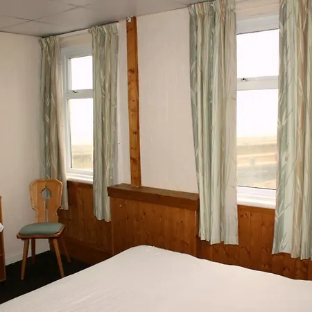 호텔 The Colwyn - Near Pleasure 2*