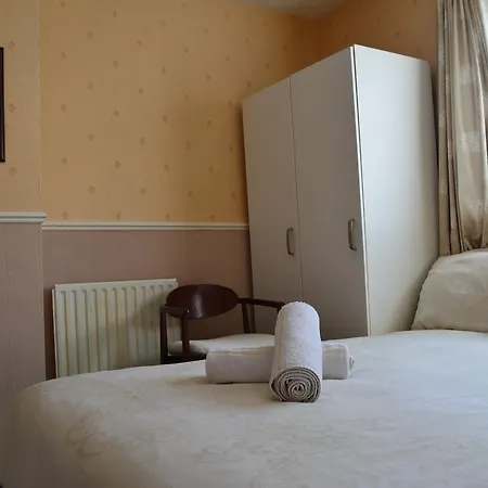 Holm Lea Hotel Bed & Breakfast 3*