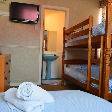 Holm Lea Hotel 3*