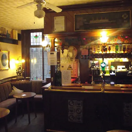 לינה וארוחת בוקר The Molly House