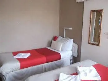 Otel Elmfield