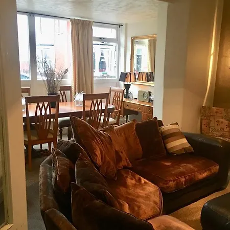 Guest house Macleods
