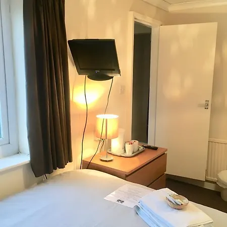 Macleods Guest house 3*