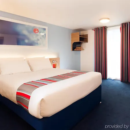 Travelodge South Shore Hotel