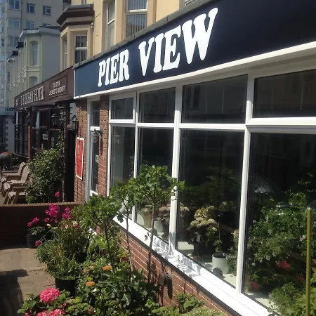 Pier View For Families 住宿加早餐酒店 *