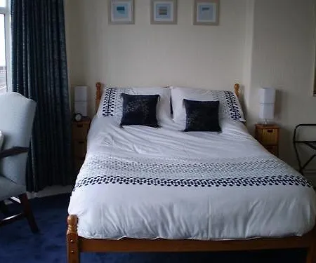 Hotel The South Lea 3*