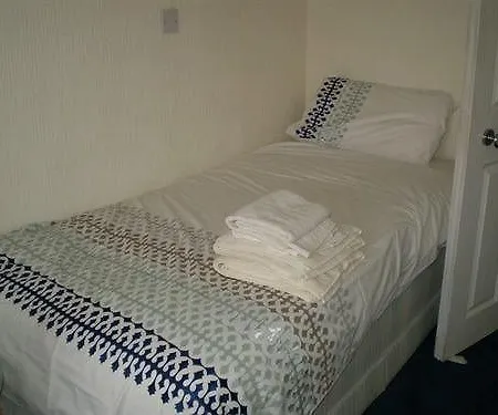 Hotel The South Lea 3*