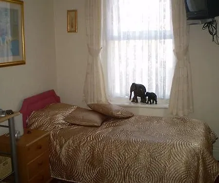 Hotel The South Lea 3*
