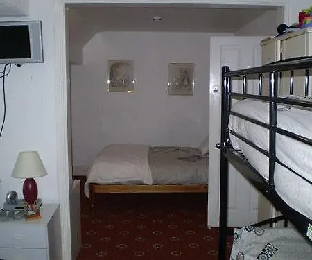 Hotel The South Lea 3*