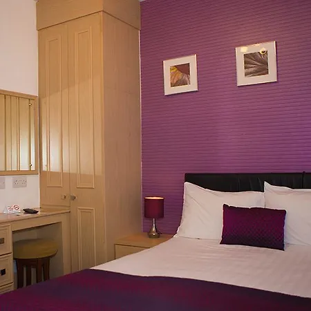 Hotel Royal Carlton 3*
